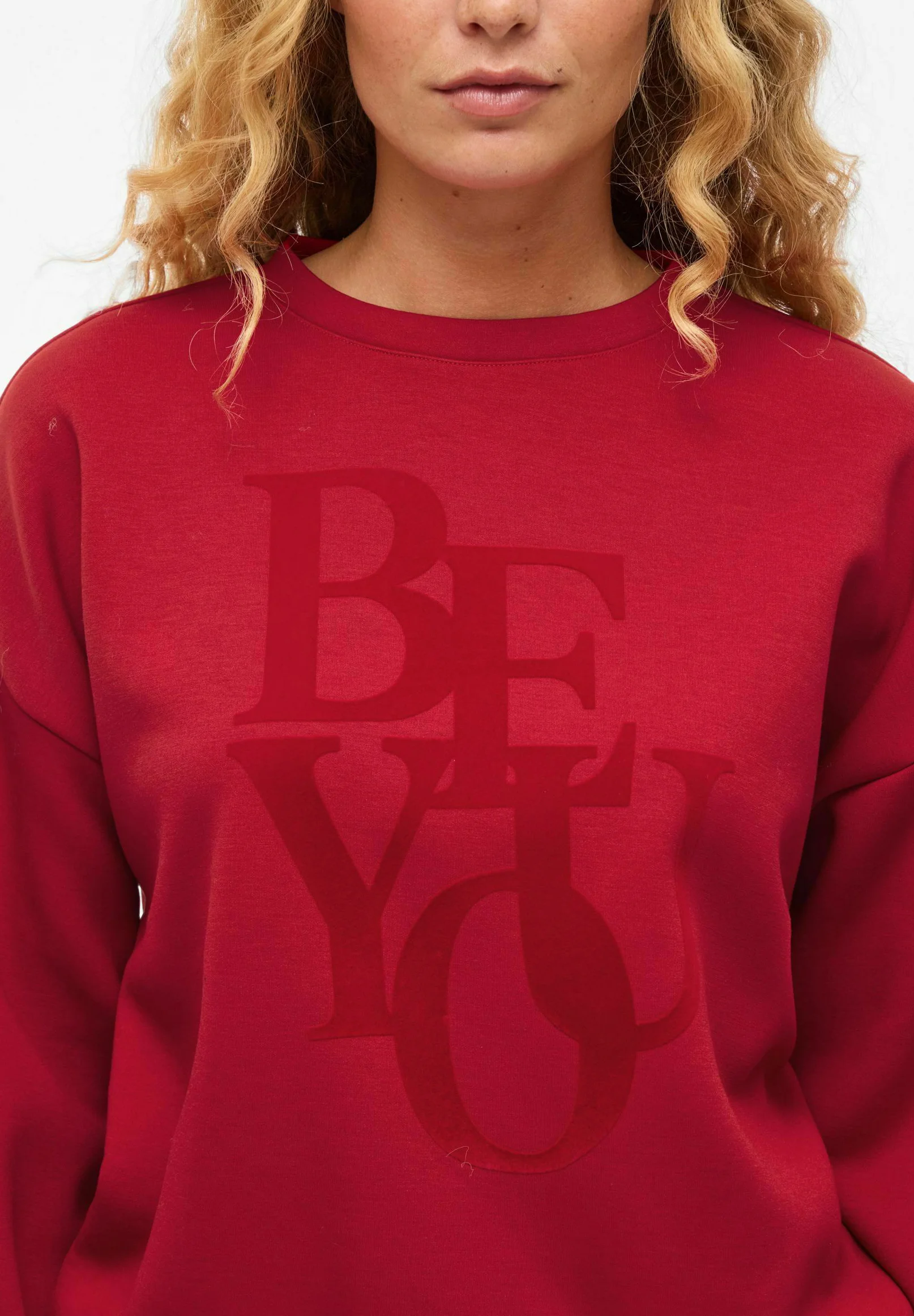 BE YOU SUDADERA ROJA VILA REFLECT