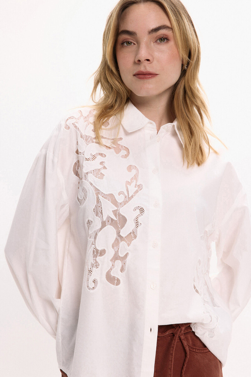 Camisa de viscosa y algodón con encaje