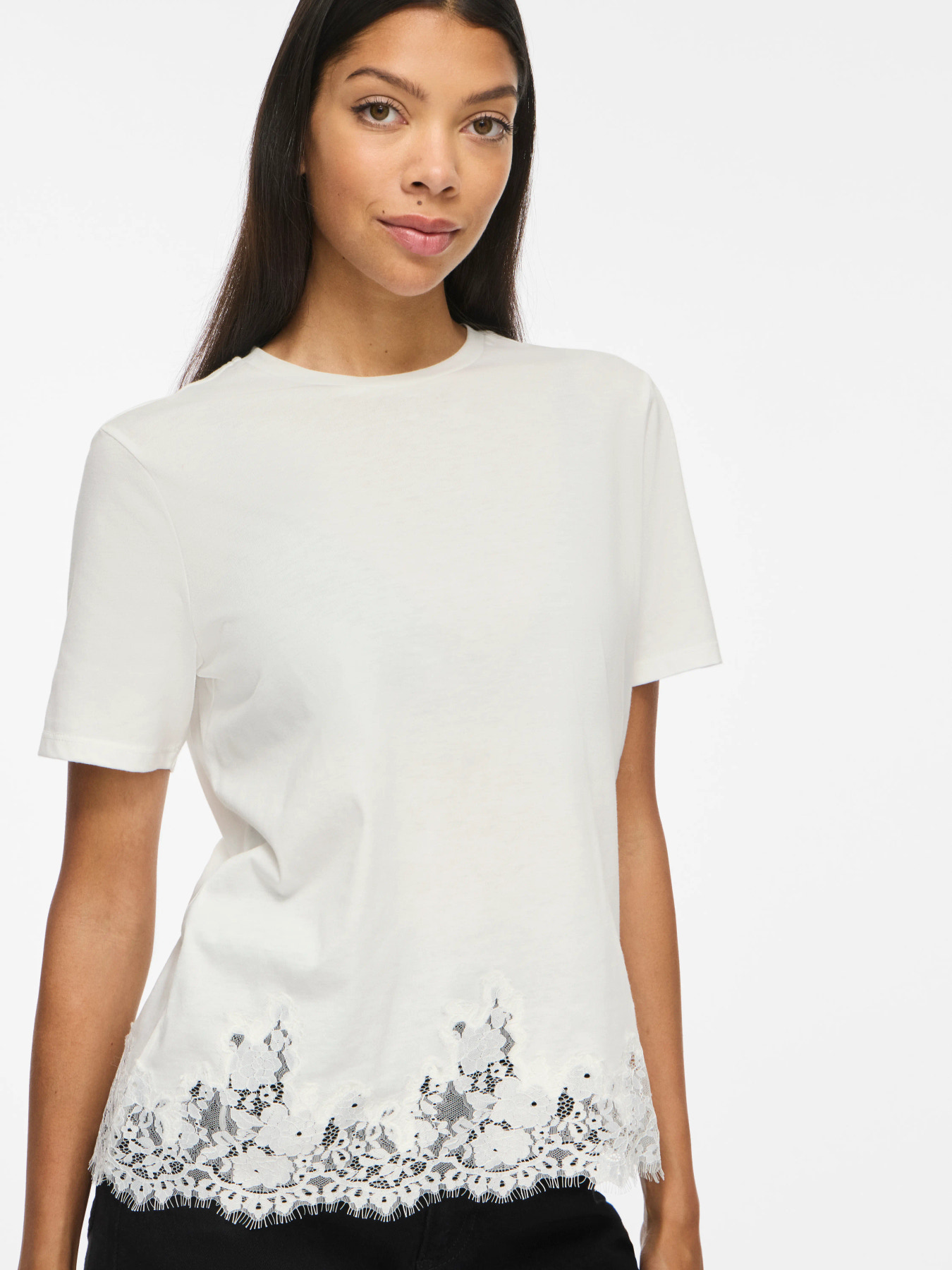 CAMISETA OPELLA BLANCA CON PUNTILLA