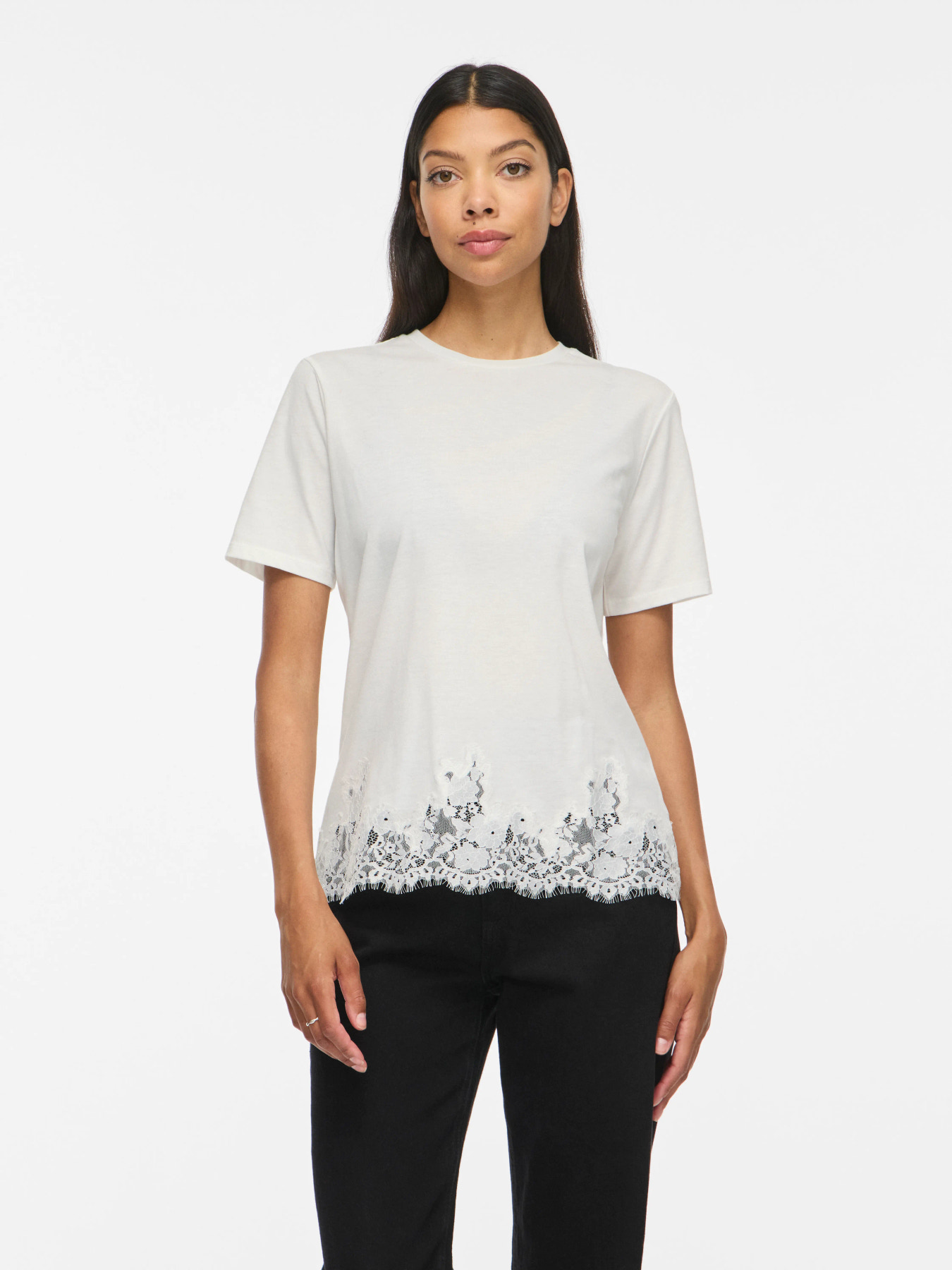 CAMISETA OPELLA BLANCA CON PUNTILLA